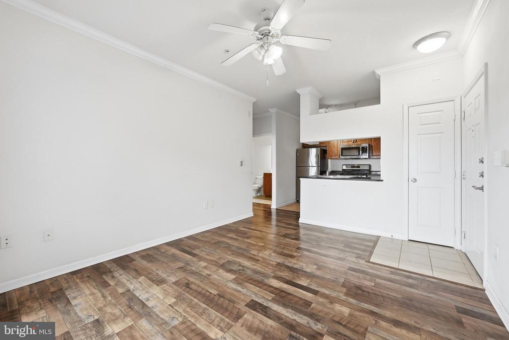12929 CENTRE PARK CIRCLE Unit: 215