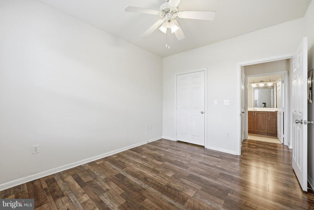 12929 CENTRE PARK CIRCLE Unit: 215