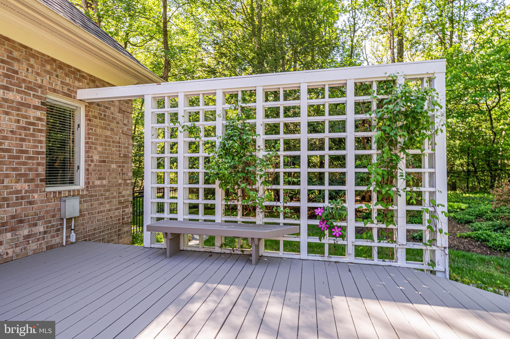 2402 OAKMONT COURT