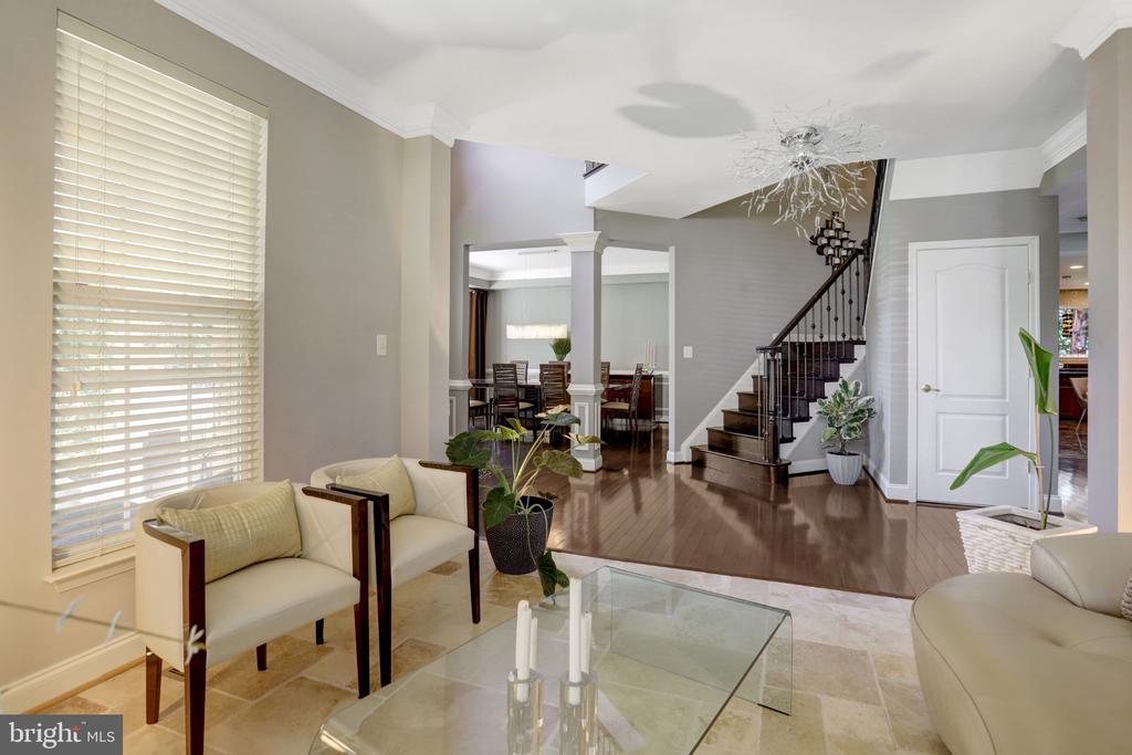 4900 SUNSET LANE