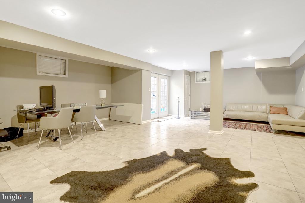 4900 SUNSET LANE