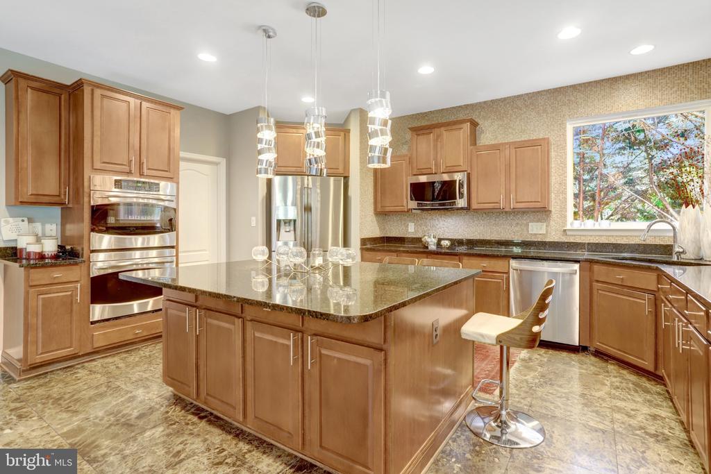 4900 SUNSET LANE