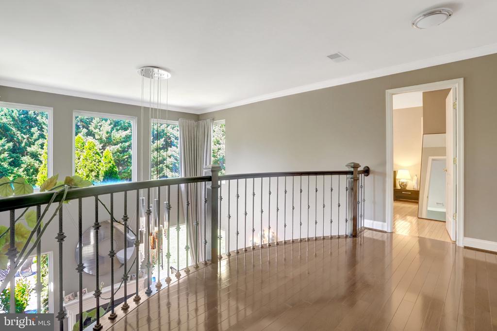 4900 SUNSET LANE