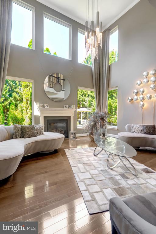 4900 SUNSET LANE
