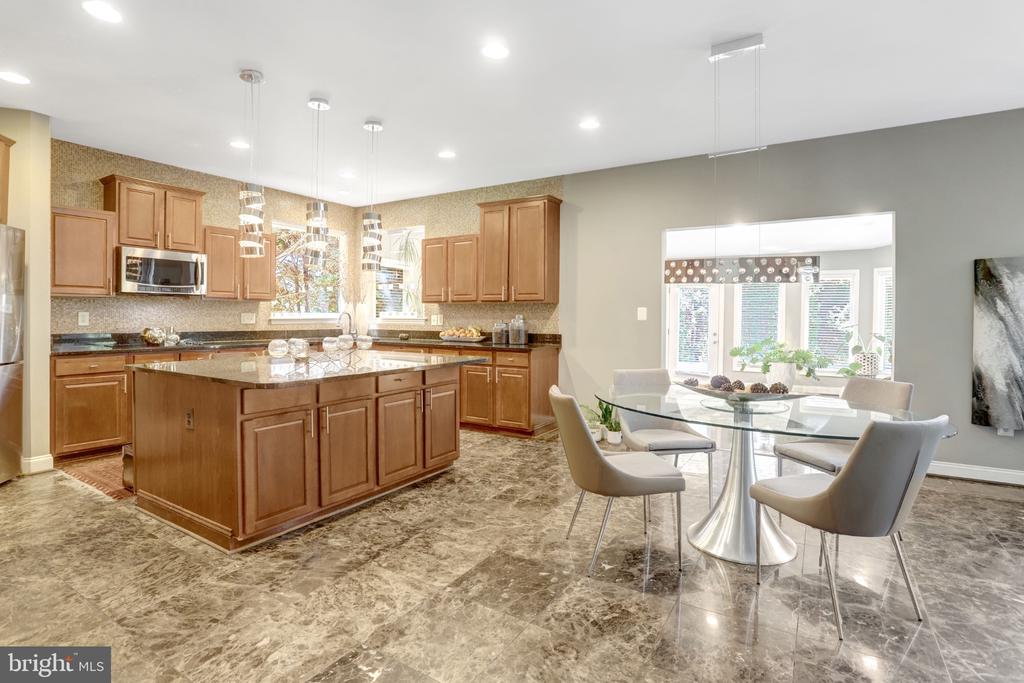 4900 SUNSET LANE