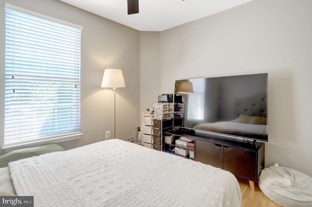 4900 SUNSET LANE