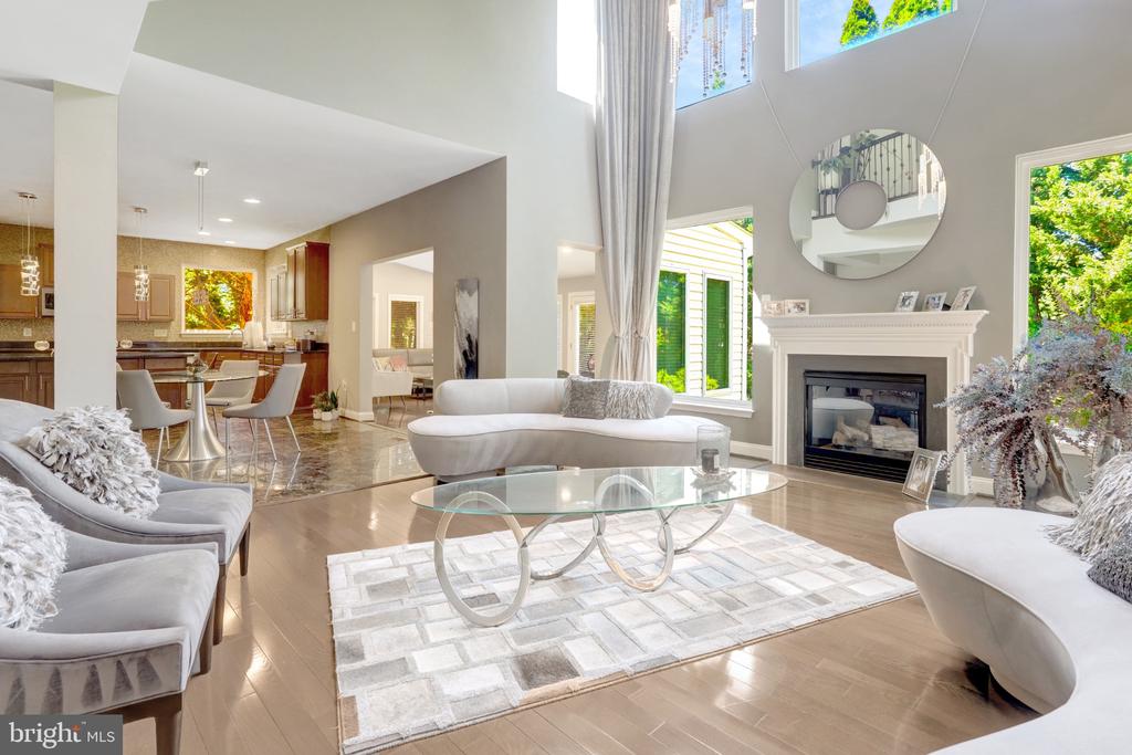 4900 SUNSET LANE