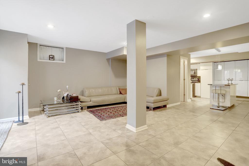 4900 SUNSET LANE