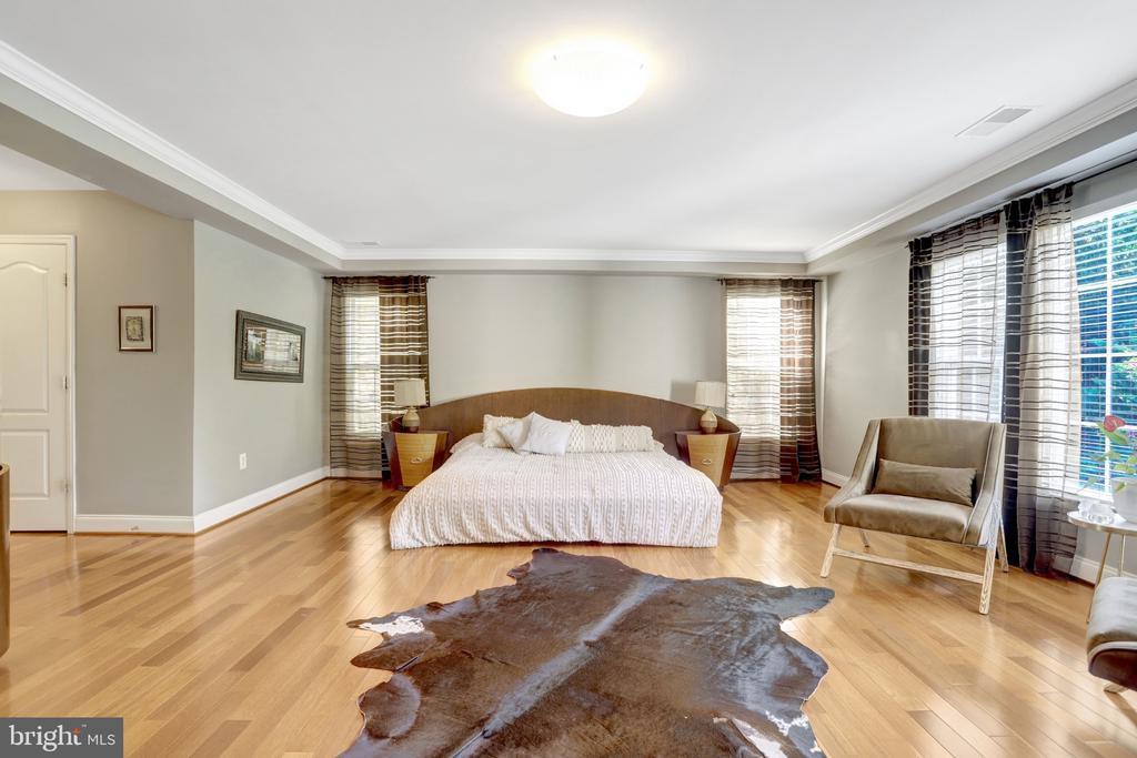 4900 SUNSET LANE