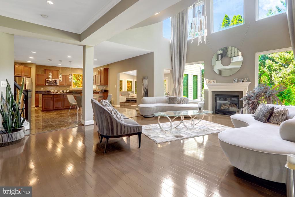 4900 SUNSET LANE