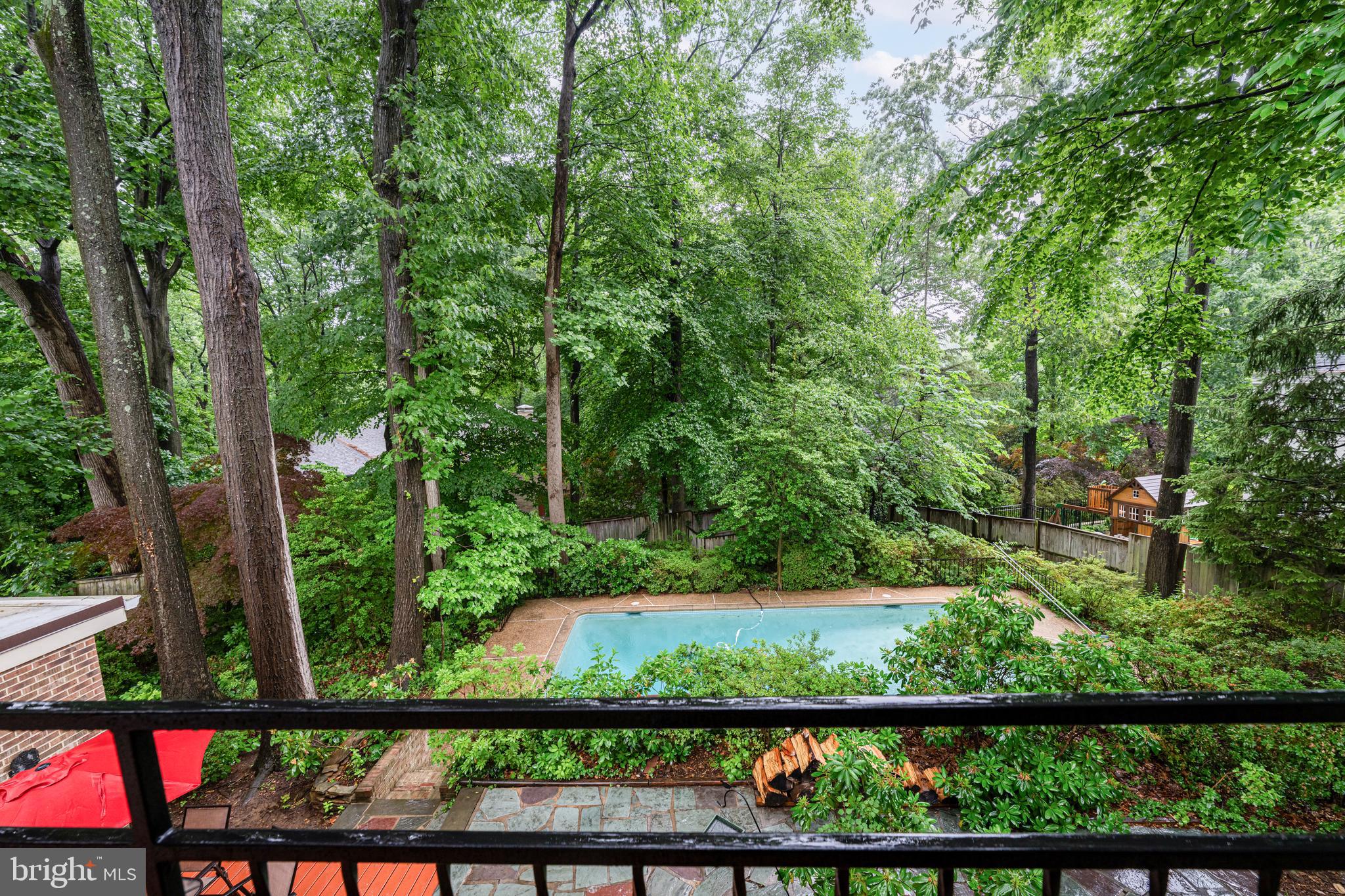 1502 HIGHWOOD DRIVE
