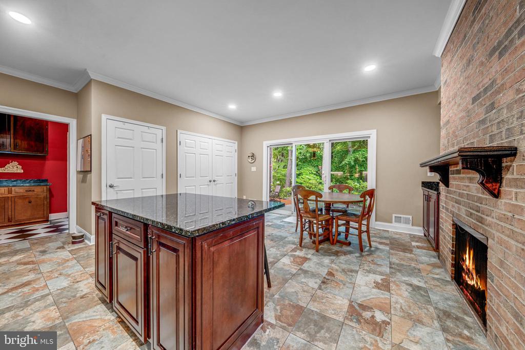 1502 HIGHWOOD DRIVE