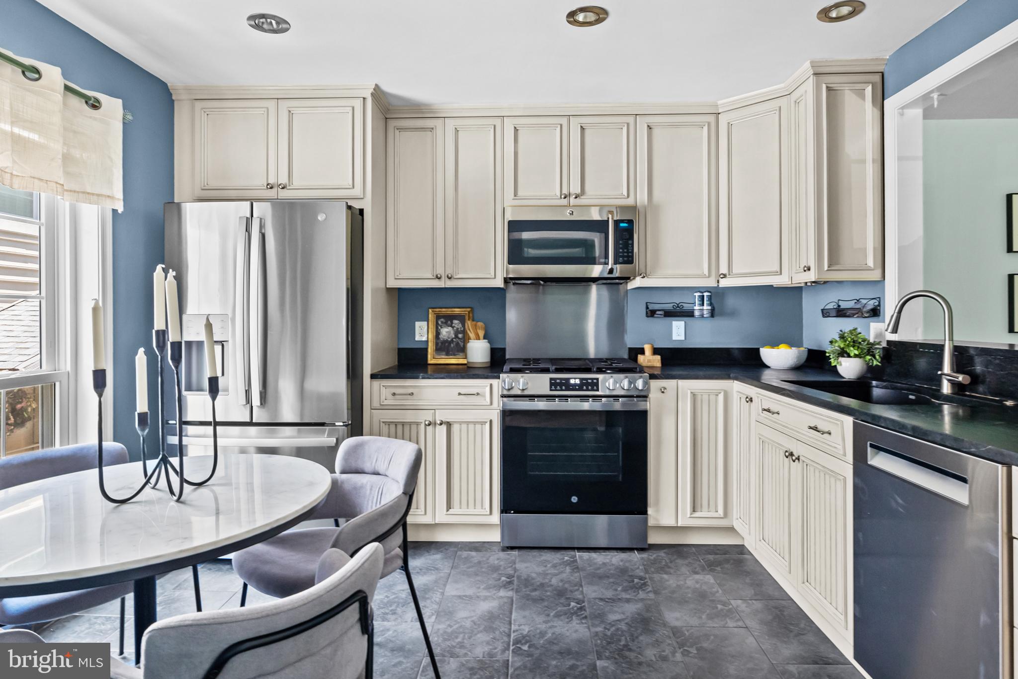 7780 WILLOW POINT DRIVE 7780