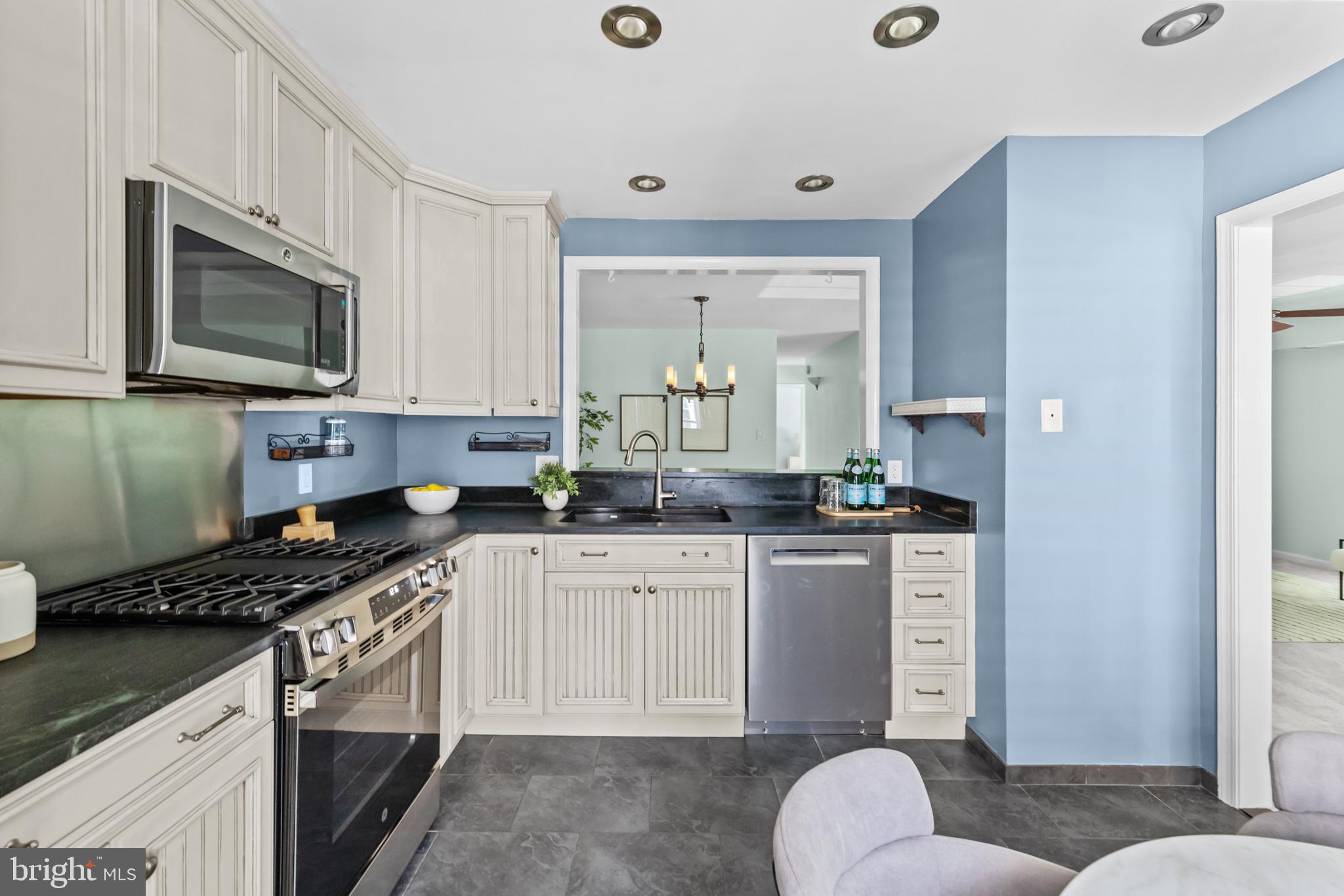 7780 WILLOW POINT DRIVE 7780
