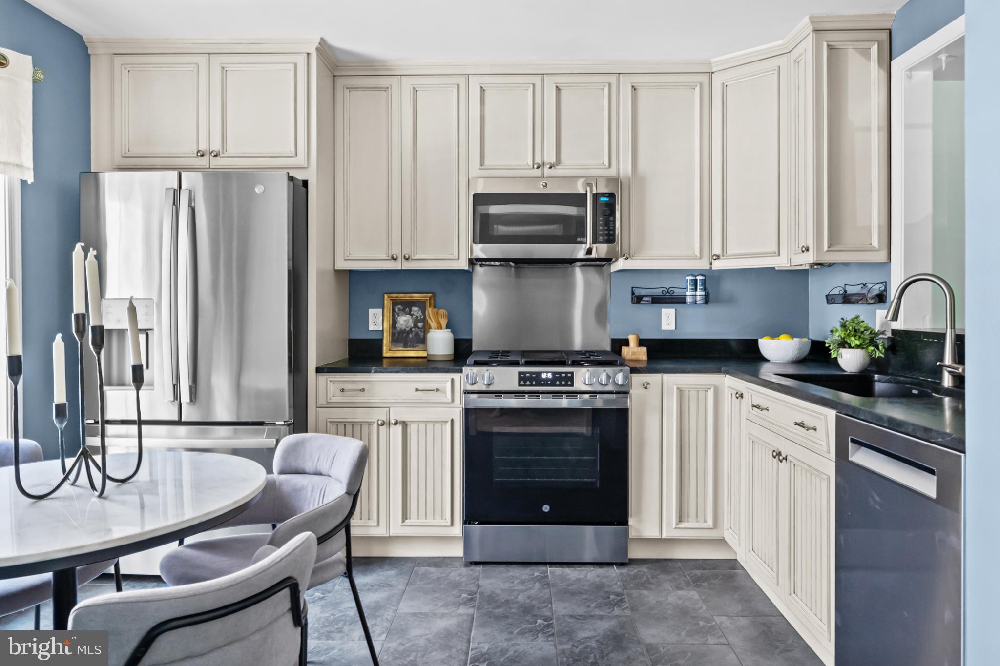 7780 WILLOW POINT DRIVE 7780