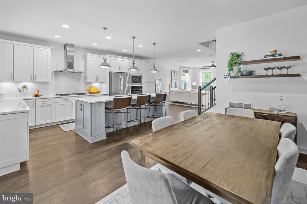 9253 WOOD VIOLET COURT