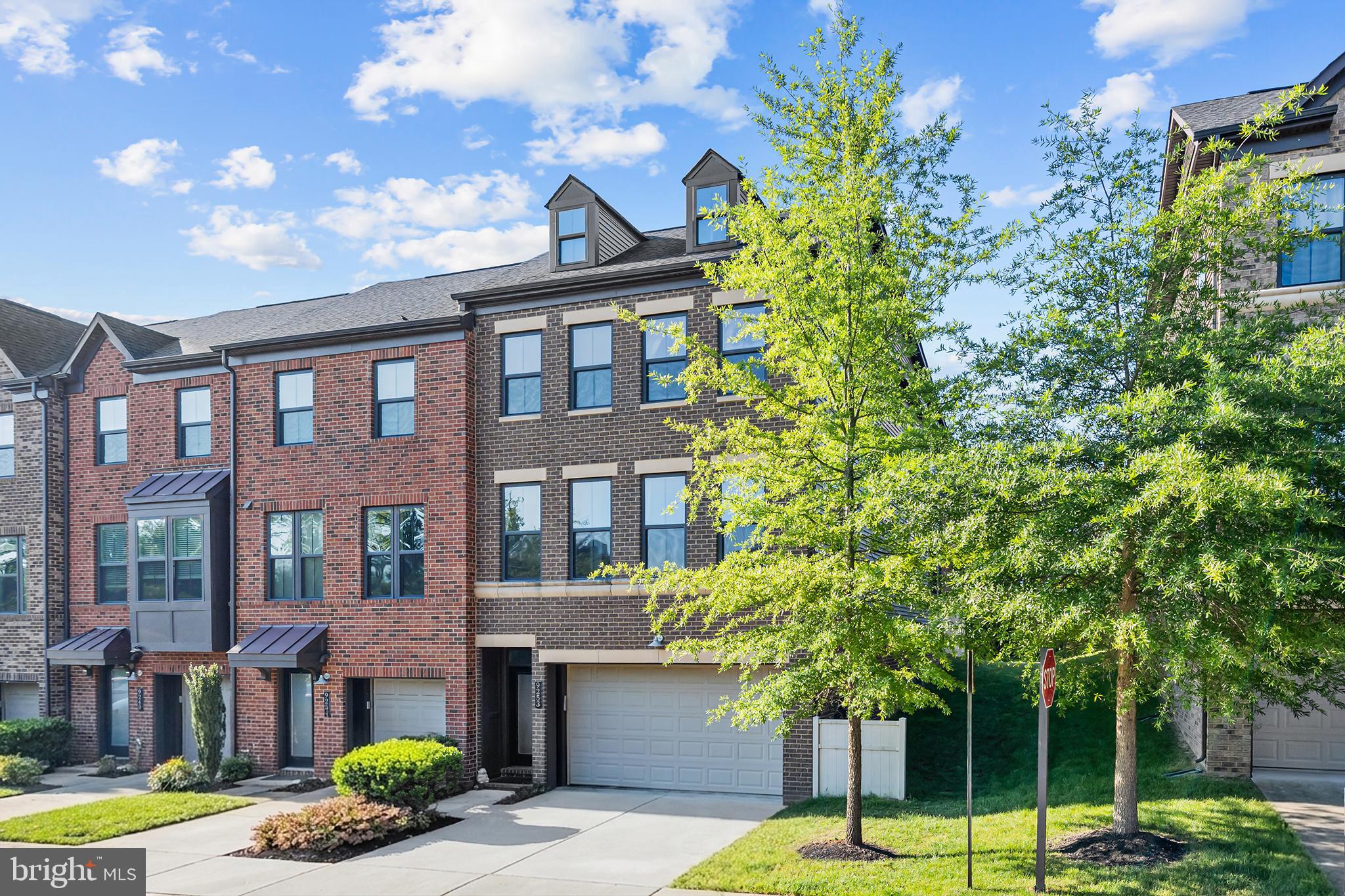 9253 WOOD VIOLET COURT