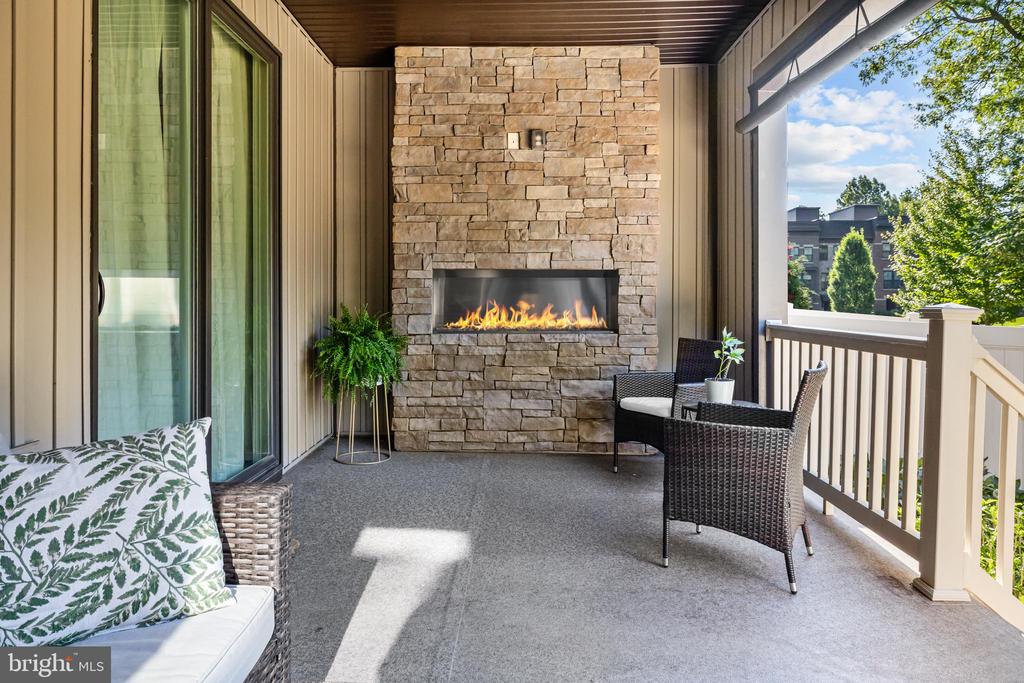 9253 WOOD VIOLET COURT