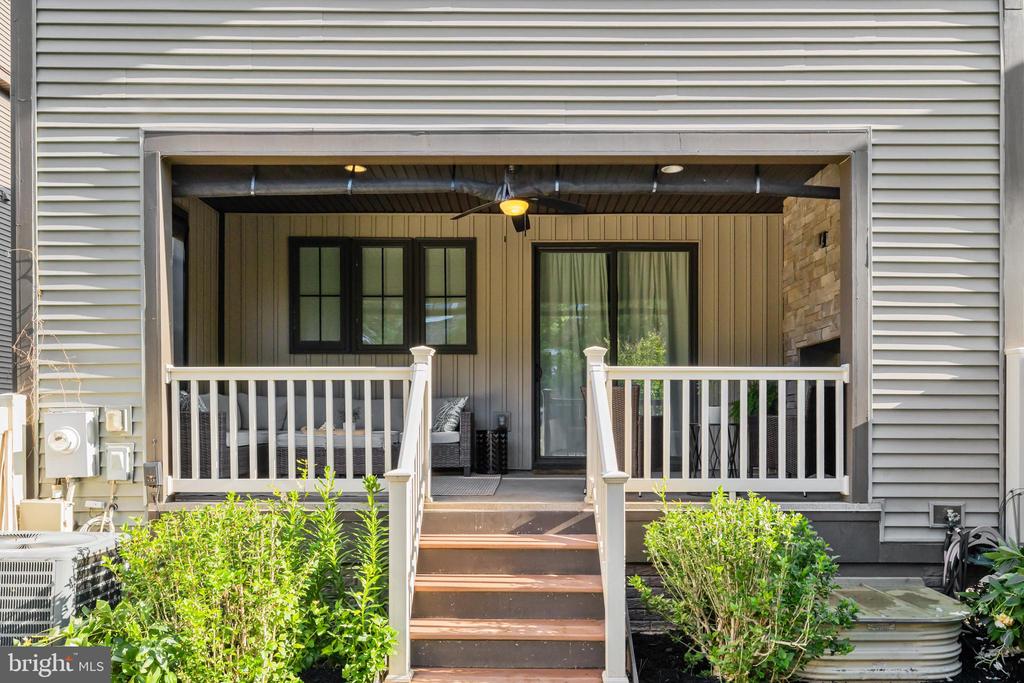 9253 WOOD VIOLET COURT