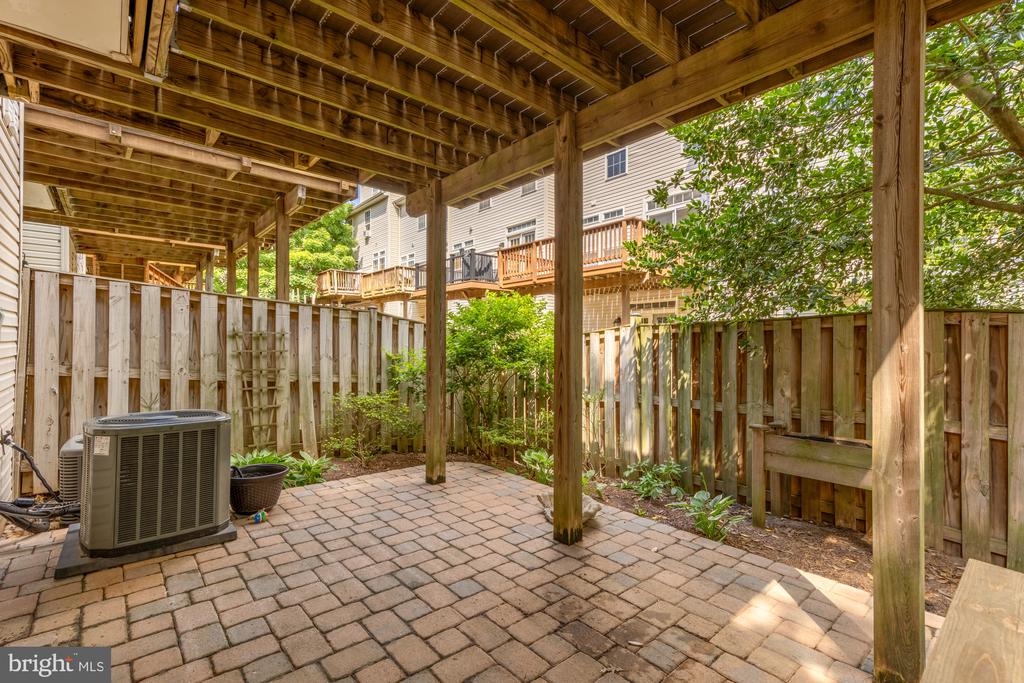 9151 SILVERSHADOW COURT
