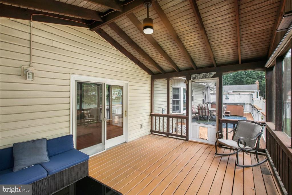 7142 RED HORSE TAVERN LANE