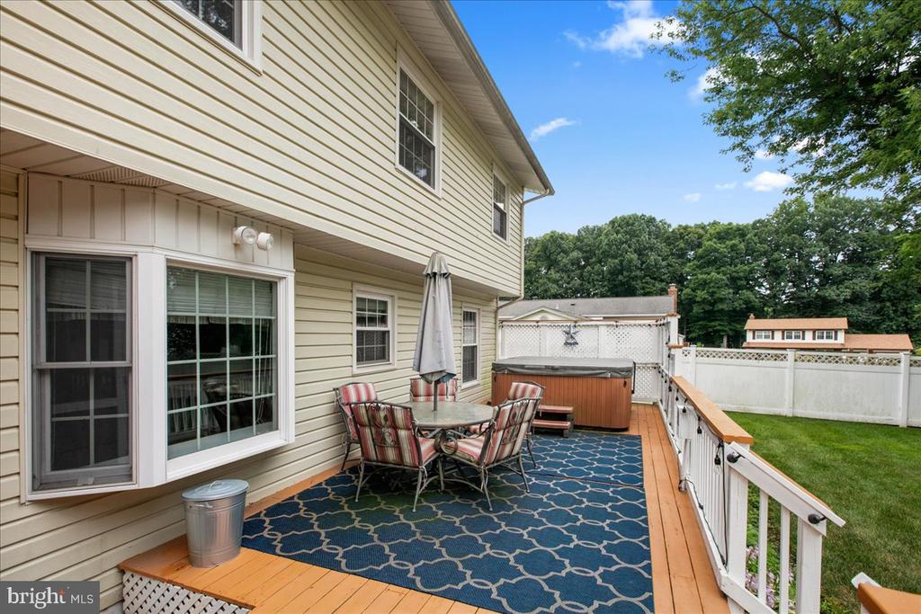 7142 RED HORSE TAVERN LANE