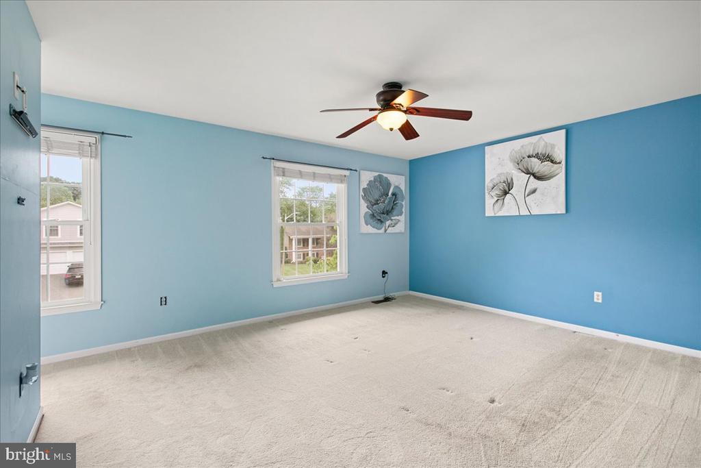 7142 RED HORSE TAVERN LANE
