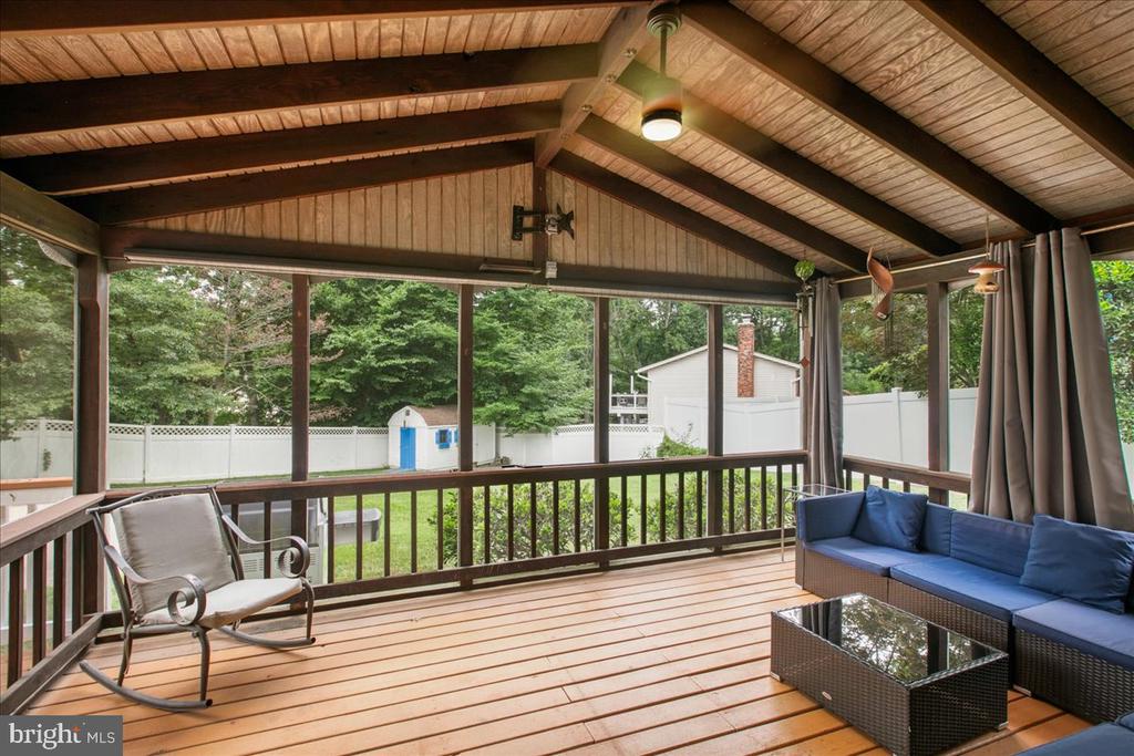 7142 RED HORSE TAVERN LANE