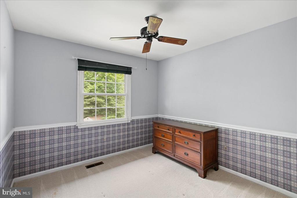7142 RED HORSE TAVERN LANE