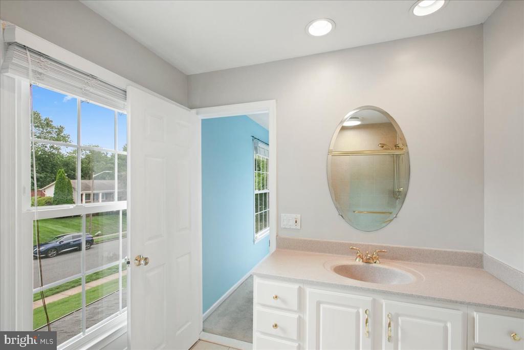 7142 RED HORSE TAVERN LANE