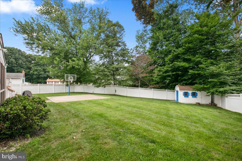 7142 RED HORSE TAVERN LANE