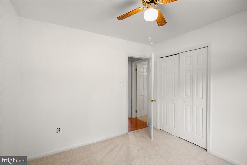 7142 RED HORSE TAVERN LANE