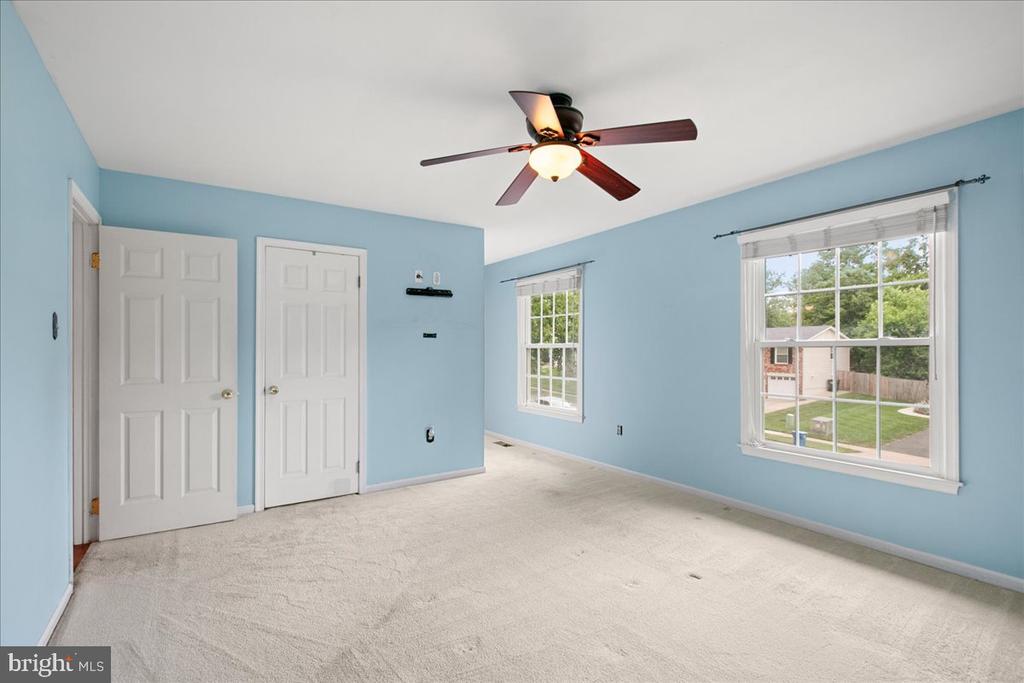 7142 RED HORSE TAVERN LANE