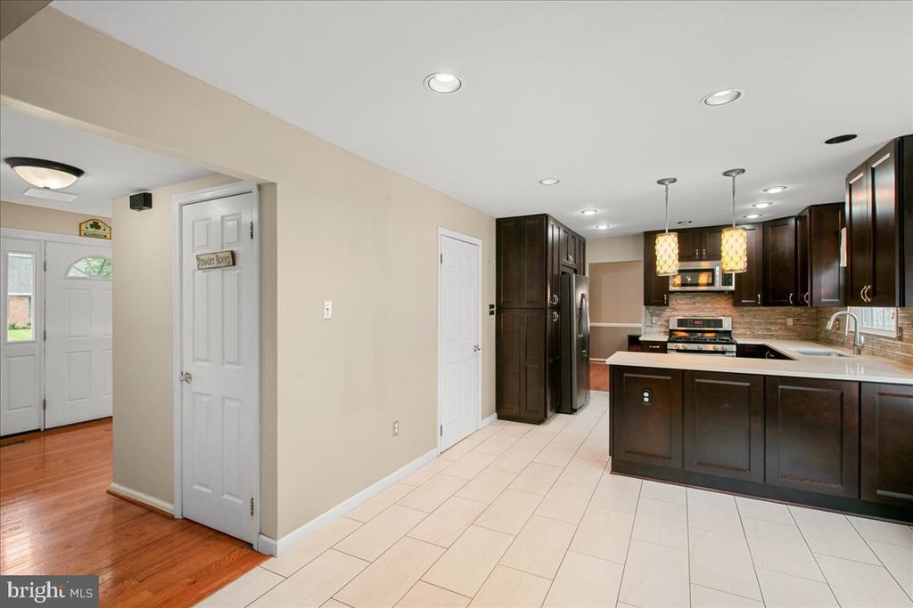 7142 RED HORSE TAVERN LANE