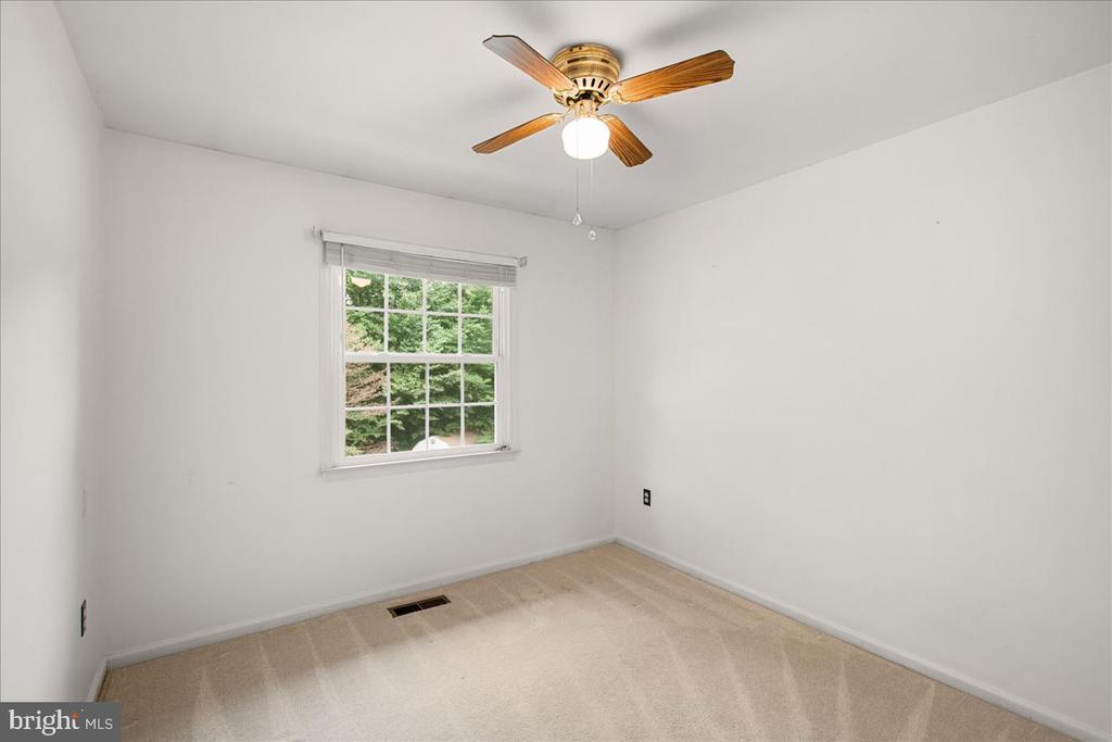 7142 RED HORSE TAVERN LANE