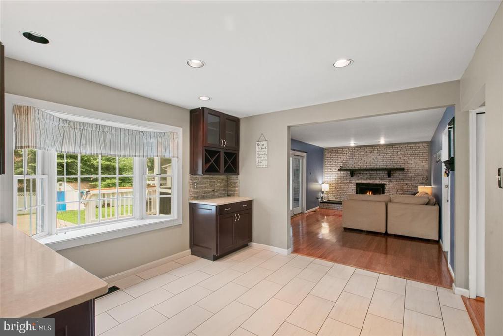 7142 RED HORSE TAVERN LANE