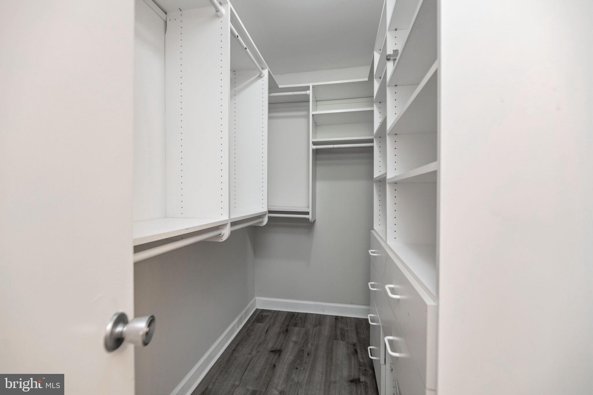 1443 NORTHGATE 22B