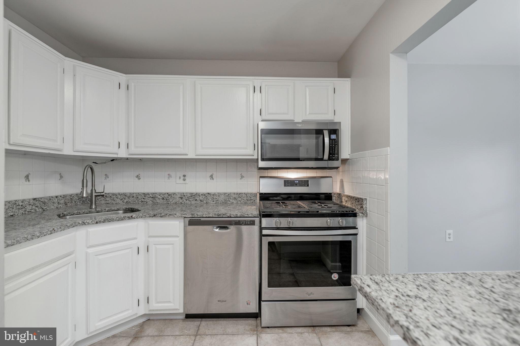 1443 NORTHGATE 22B