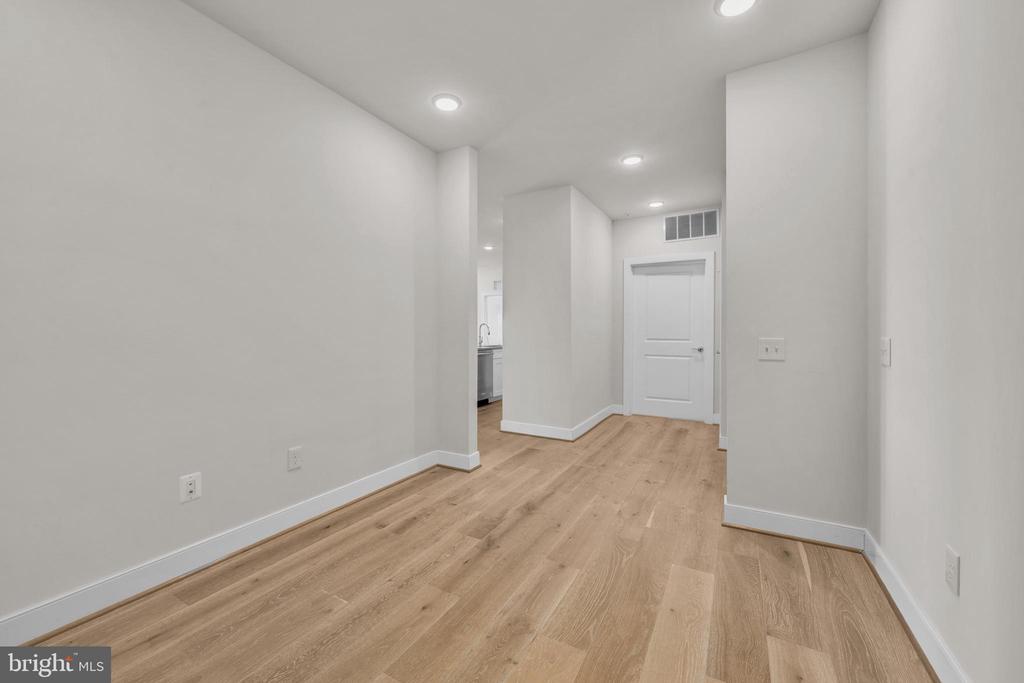 11200 RESTON STATION BOULEVARD 306