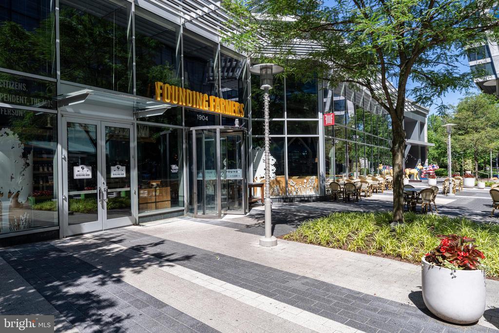11200 RESTON STATION BOULEVARD 306