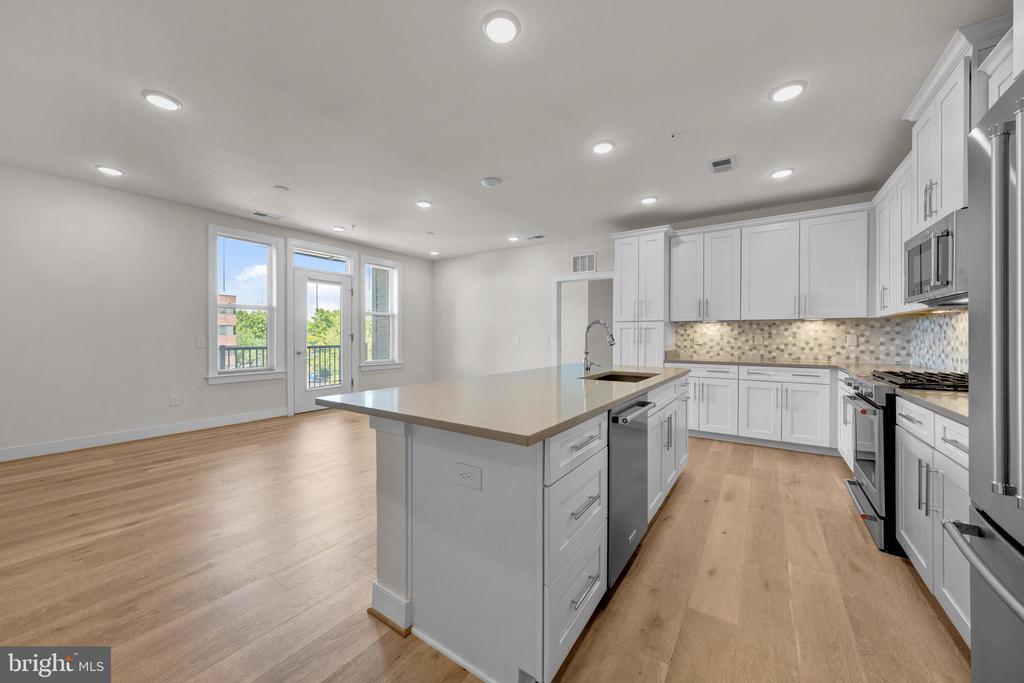 11200 RESTON STATION BOULEVARD 306