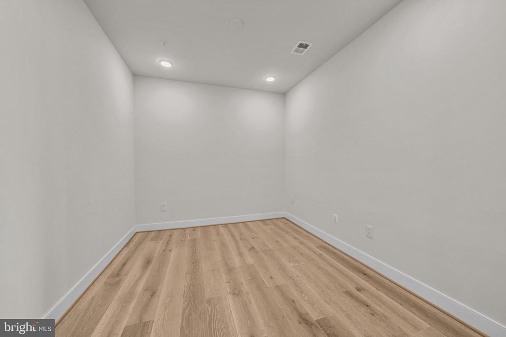 11200 RESTON STATION BOULEVARD 306