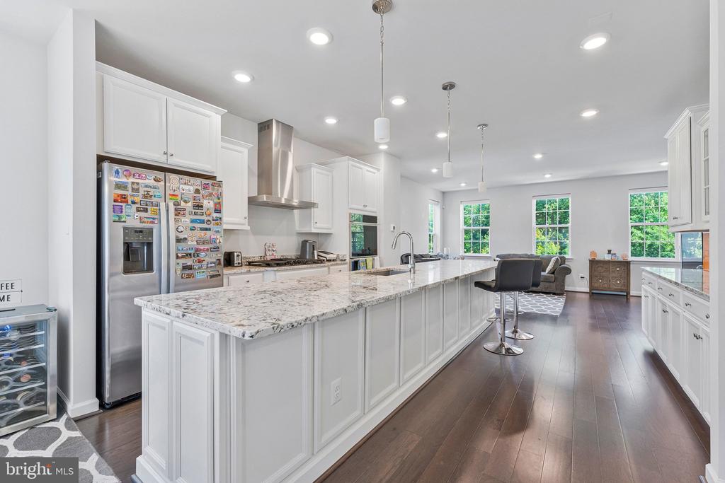4402 FAIR LAKES COURT