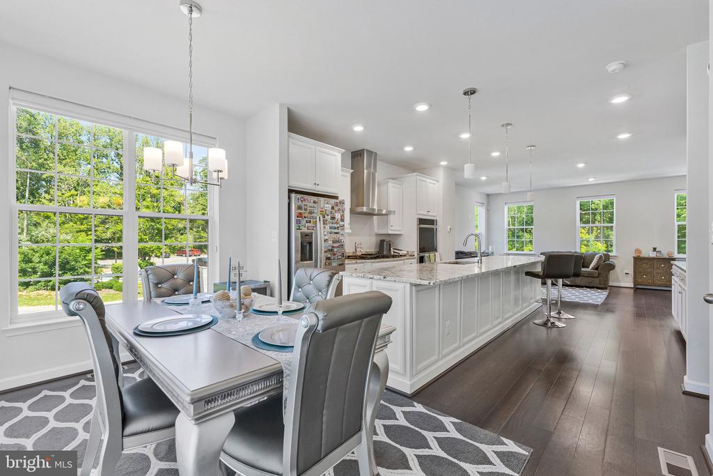 4402 FAIR LAKES COURT