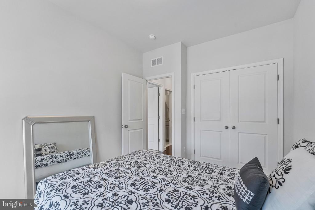 4402 FAIR LAKES COURT