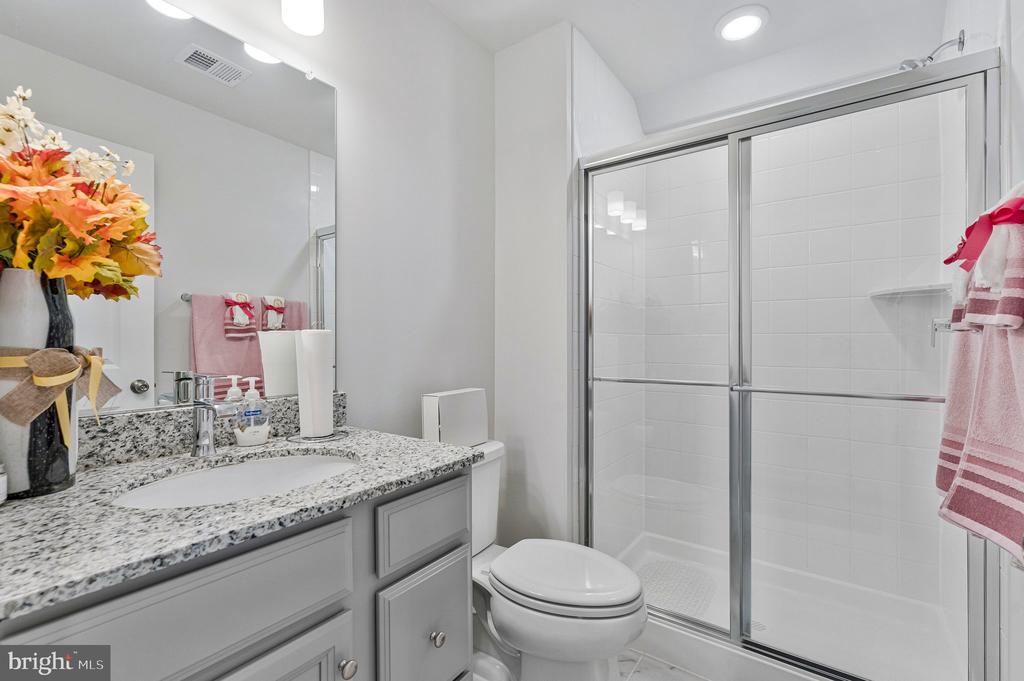 4402 FAIR LAKES COURT