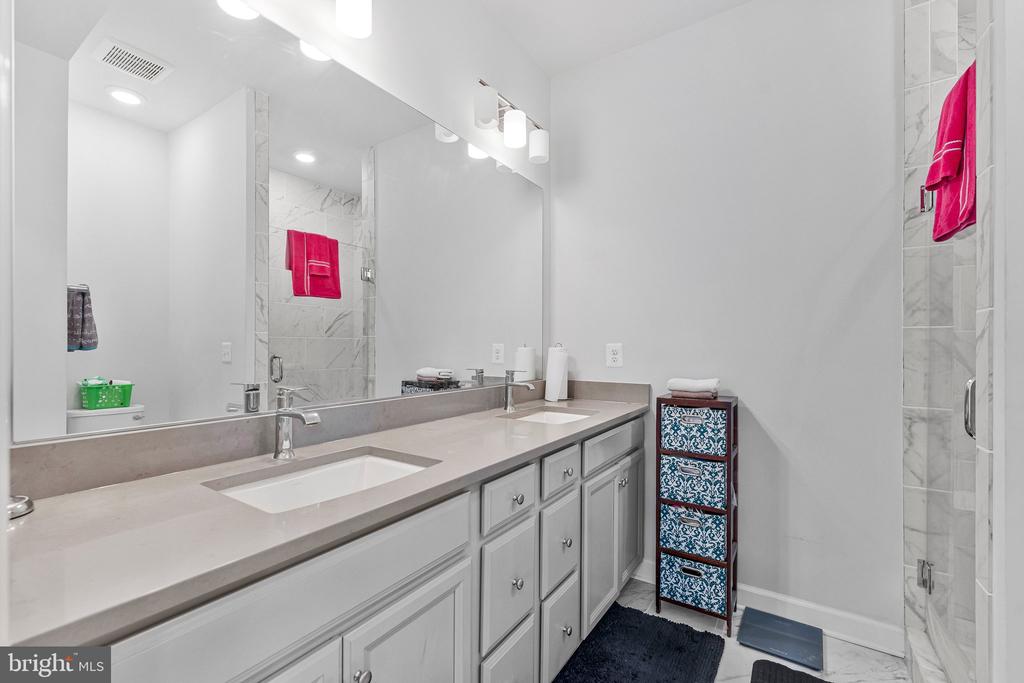 4402 FAIR LAKES COURT