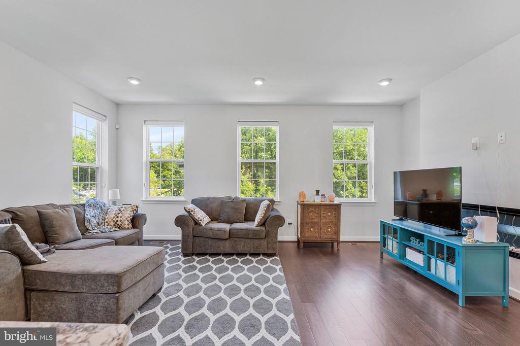4402 FAIR LAKES COURT