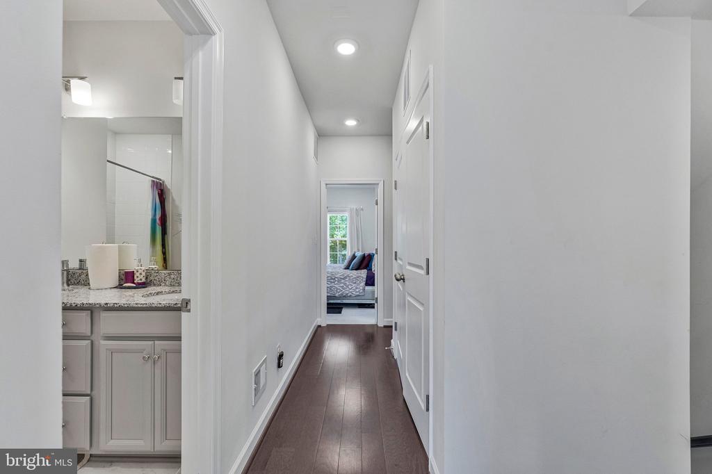 4402 FAIR LAKES COURT
