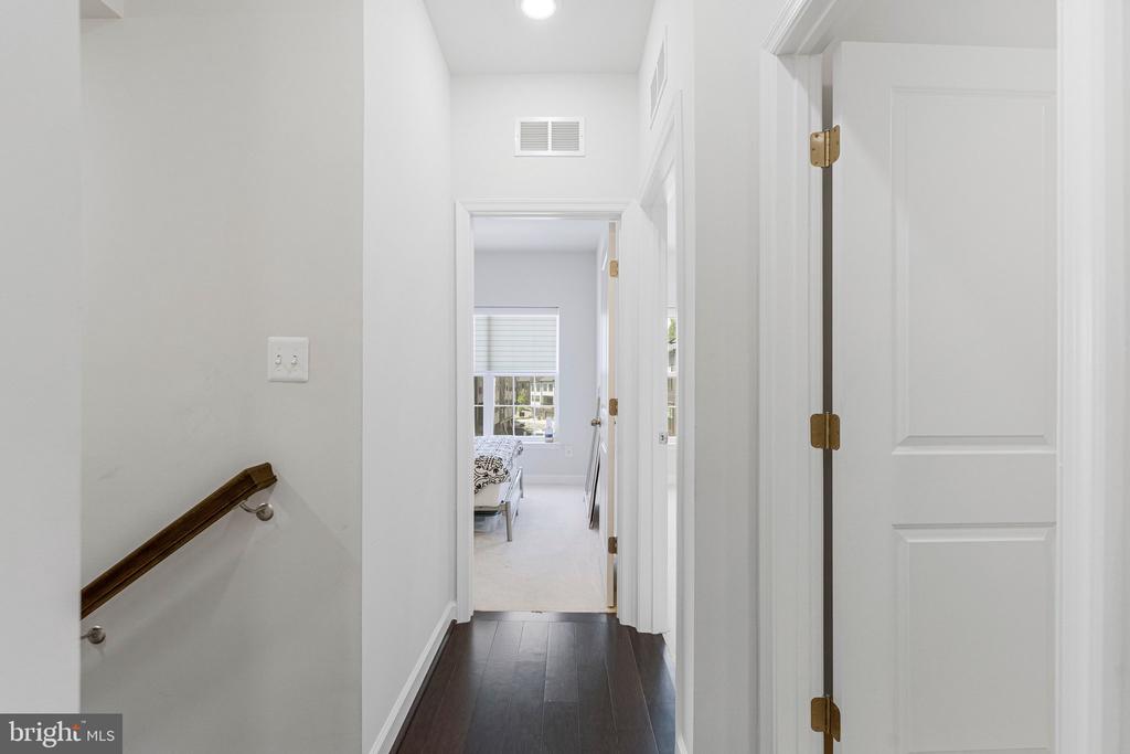 4402 FAIR LAKES COURT